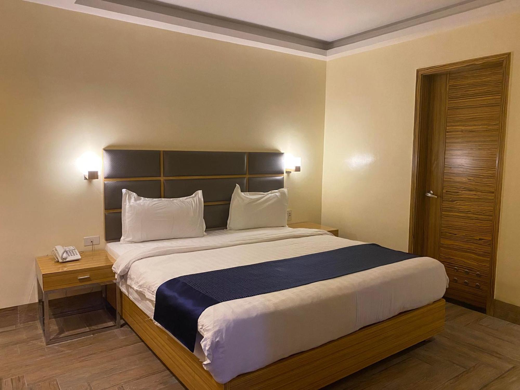 Sun Star Grand Hotel Маніла Екстер'єр фото